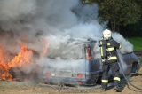 V Križovanoch sa zrazil osobný vlak s niekoľkými autami. Zasahovali záchranári, dve autá zhoreli . - CVIČENIE ZÁCHRANÁROV