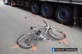 Zrážka cyklistu a nákladného auta
