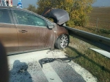 Ranná nehoda osobného vozidla na R1