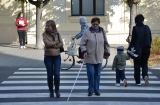 Slabozrakí a nevidiaci sa po verejnom priestranstve chcú pohybovať bezpečne