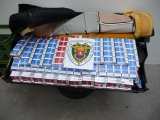 V úkrytoch osobného automobilu colníci odhalili nelegálne cigarety