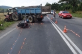 Pri zrážke s traktorom zomrel motocyklista