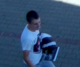 Do predajne prišiel kradnúť