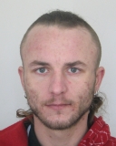 Policajti z Považskej Bystrice žiadajú občanov o pomoc pri pátraní po  hľadanej osobe