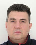 Policajti z Považskej Bystrice žiadajú občanov o pomoc pri pátraní po  hľadanej osobe.