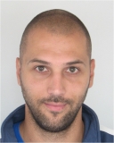 Polícia pátra po dvoch mužoch obvinených z viacerých zločinov