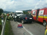 Pri vážnej dopravnej nehode v Kysuckom Lieskovci sa zranilo 7 osôb