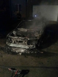 V Šintave zhorelo vnoci osobné vozidlo