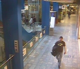 Stotožnenie podozrivého z krádeže zásobníka toaletného papiera