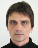 Novozámockí policajti žiadajú o pomoc pri pátraní po dvoch nezvestných osobách 