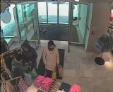 Stotožnenie podozrivých z krádeže oblečenia