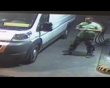 Nitrianski kriminalisti žiadajú o pomoc pri stotožnení osôb na zábere