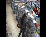 Stotožnenie podozrivých z krádeže drogérie